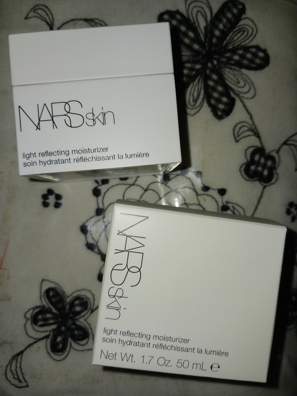 NARS Skin Light Reflecting Moisturizer New In Box